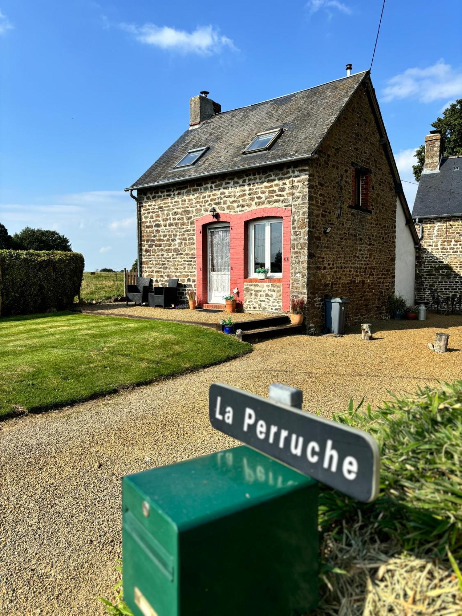 La Perruche Holiday Gite Heussé Exterior photo